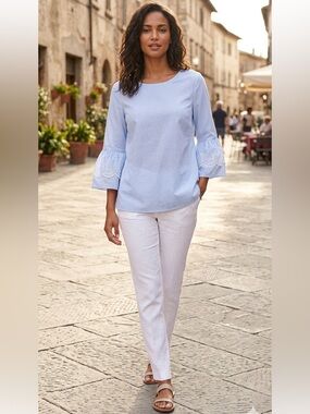 New York & company || Woman’s bell sleeves blouse size Medium